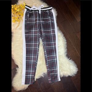 Screenshot plaid red/black/white joggers sz medium